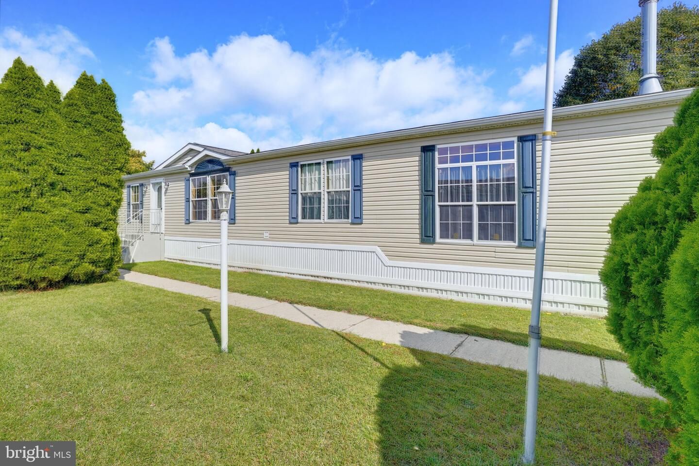 Property Photo: 302 Fox Pointe Drive 211 DE 19904