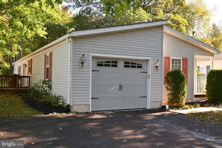 Property Photo:  7 Williams Way  PA 18960 