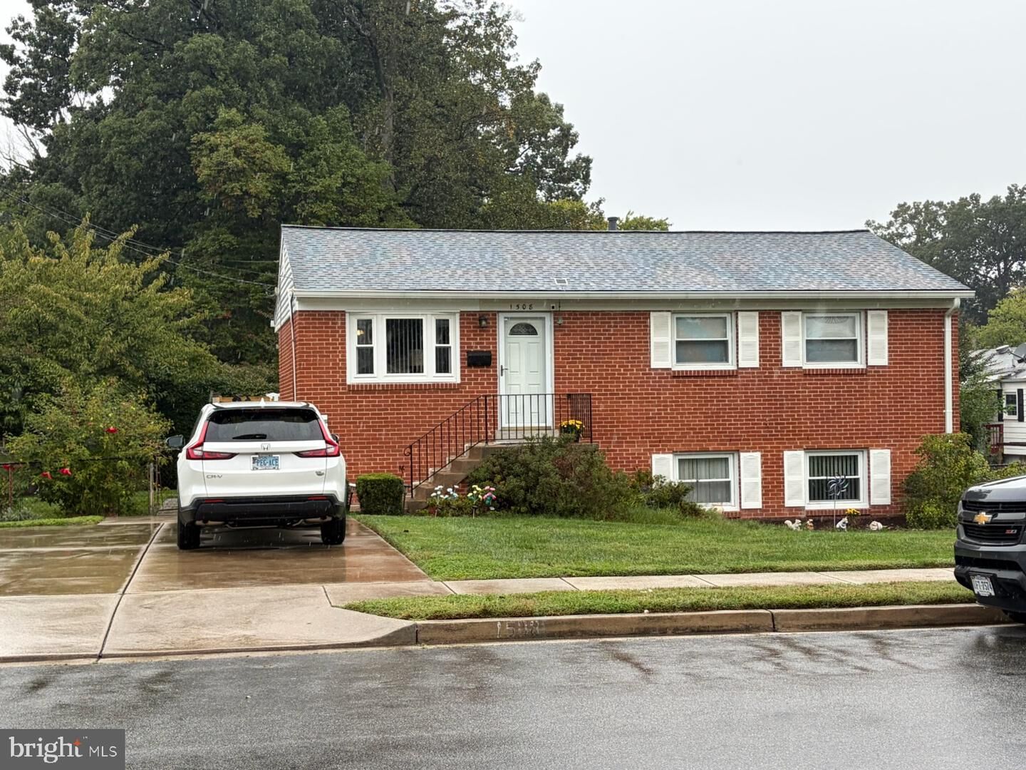 Property Photo: 1508 Indiana Avenue VA 22191