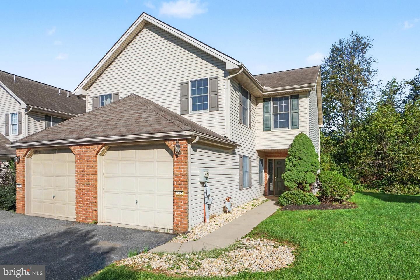 Property Photo:  892 Woodridge Drive  PA 17057 