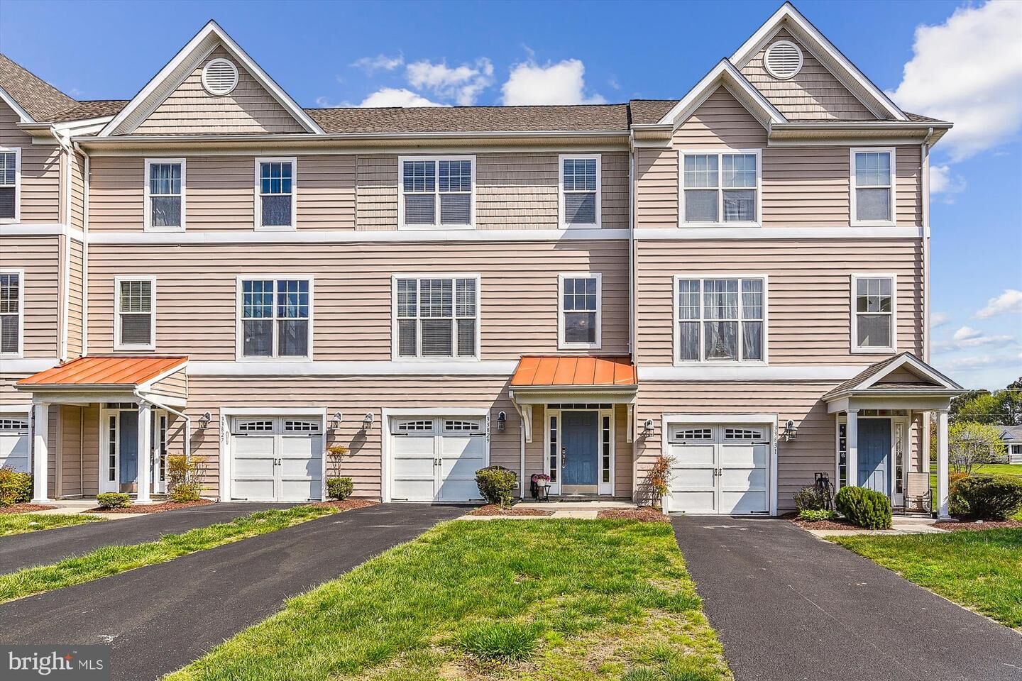 Property Photo: 33829 Connecticut Avenue 15 DE 19945