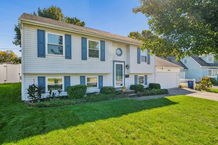 Property Photo: 2928 Daisy Lane OH 43204