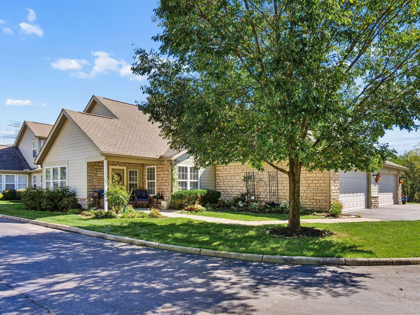 Property Photo: 4793 Turning Leaf Place OH 43065