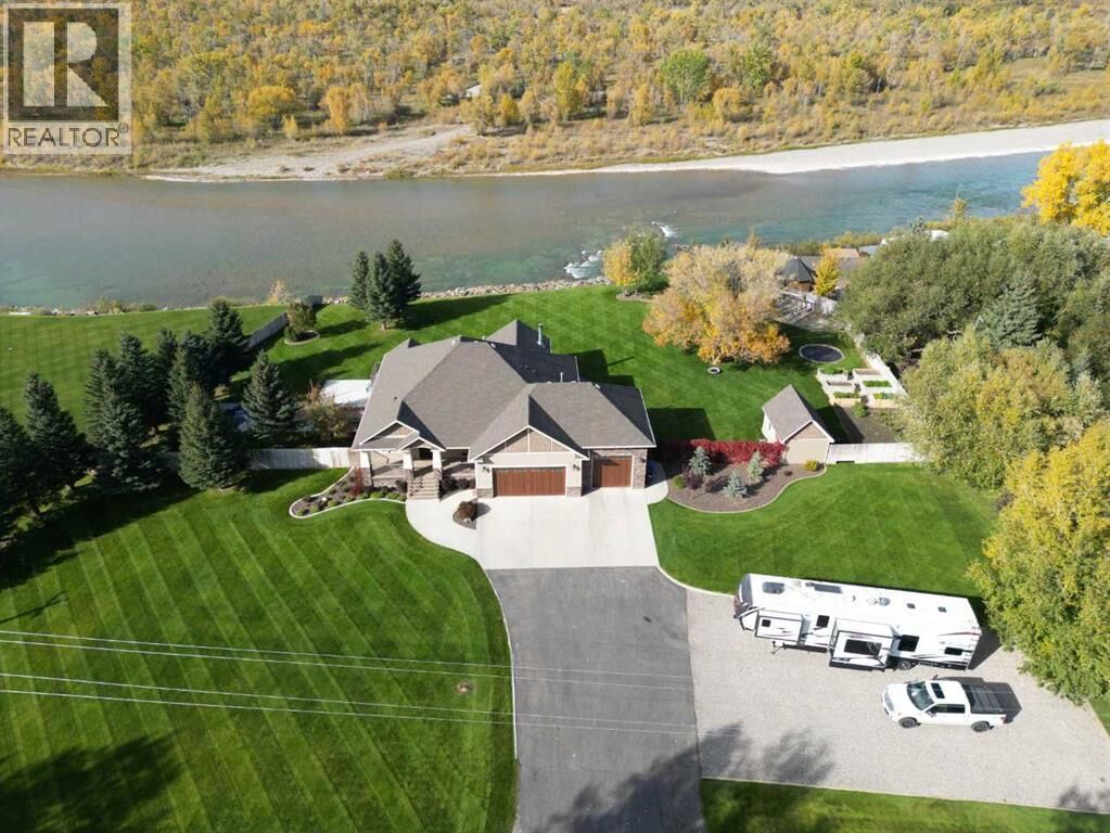 Property Photo:  305 Lyndon Road  AB T0L 0Z0 