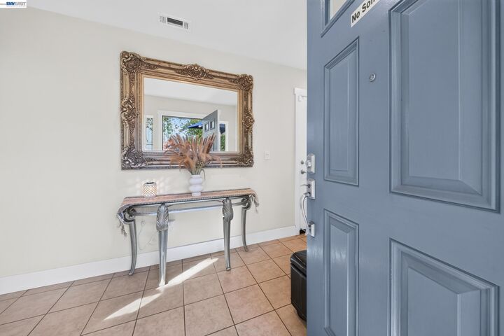 Property Photo:  908 Arietta Dr  CA 94043 