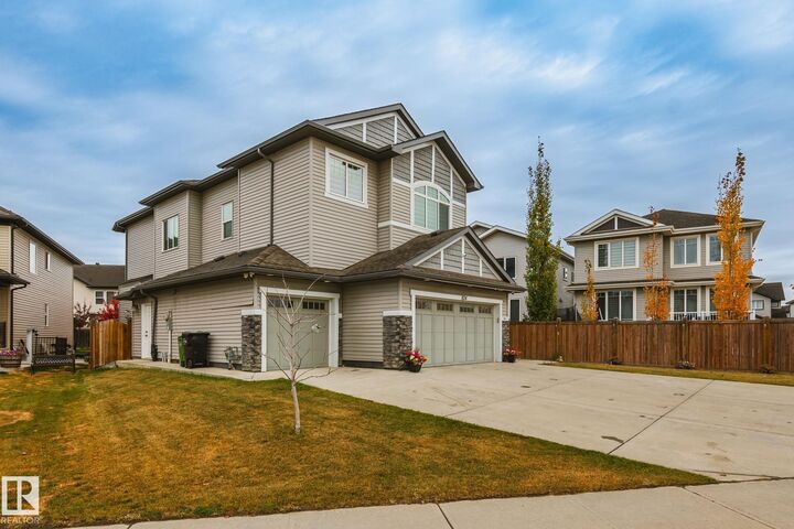 Property Photo:  824 34 Ave NW  AB T6T 0B3 