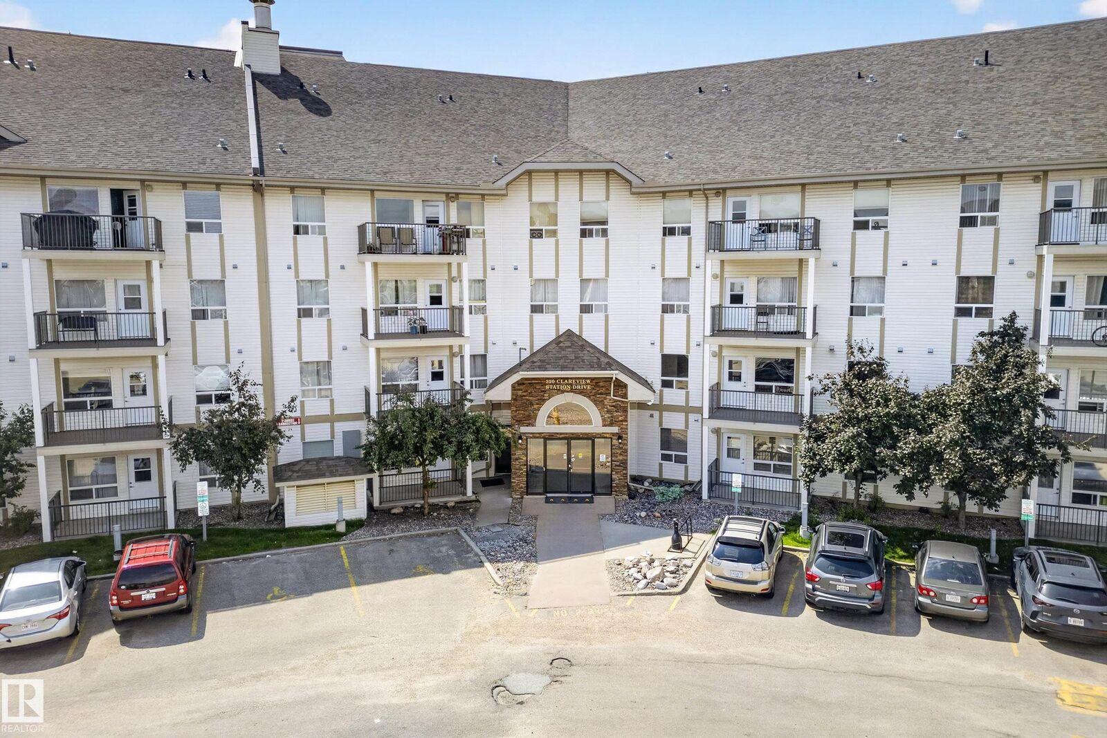 Property Photo:  320 Clareview Station Drive NW 2212  AB T5Y 0E5 