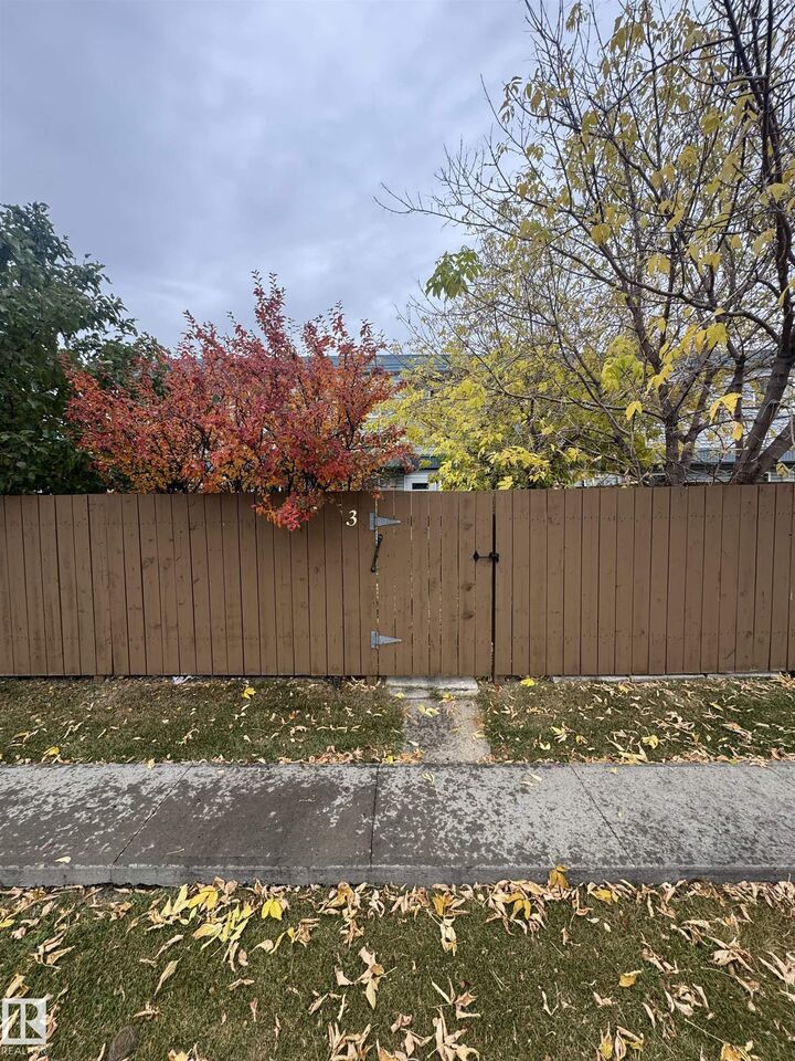 Property Photo:  8725 184 Street NW 3C  AB T5T 1P8 
