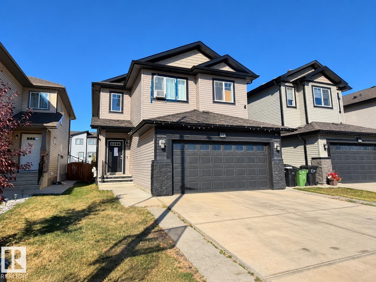 Property Photo: 424 42 Avenue NW AB T6T 2G1