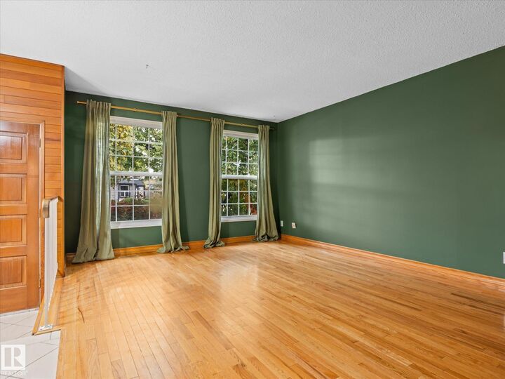 Property Photo:  13844 30 Street NW  AB T5Y 1M5 