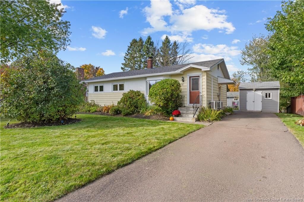 Property Photo:  35 Lindsay Street  NB E1B 2Z9 