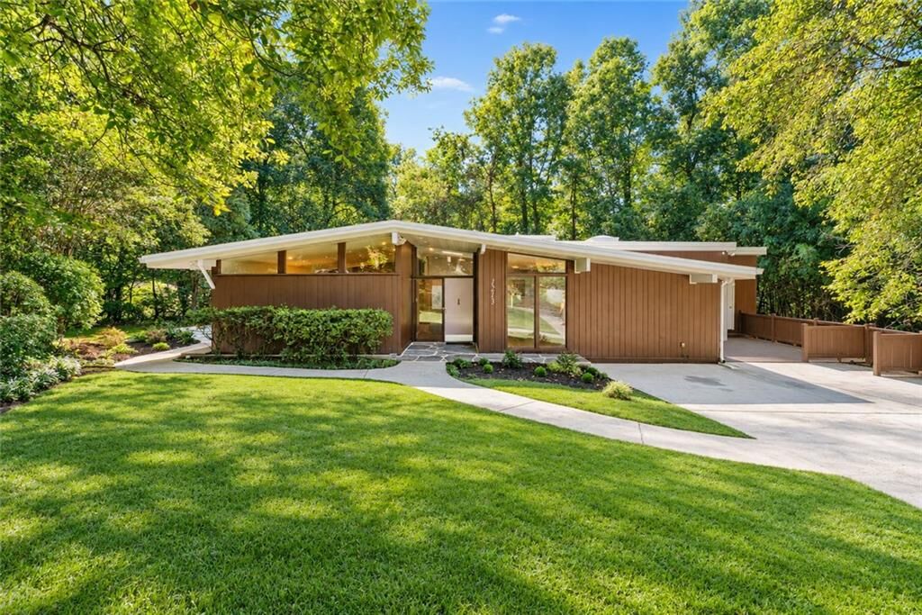Property Photo: 1213 Poplar Grove Drive NE GA 30306