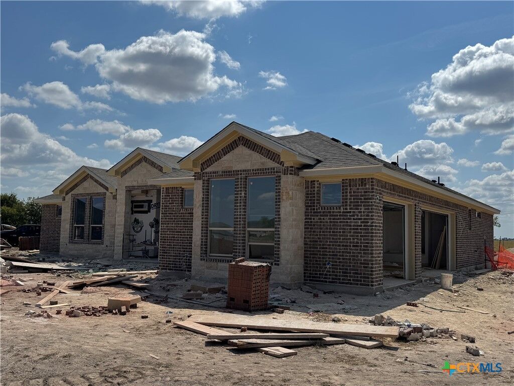 Property Photo: 1325 Flint Ridge TX 76571