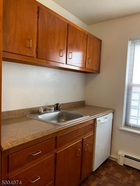 Property Photo:  16 Roosevelt Pl B6  NJ 07042 