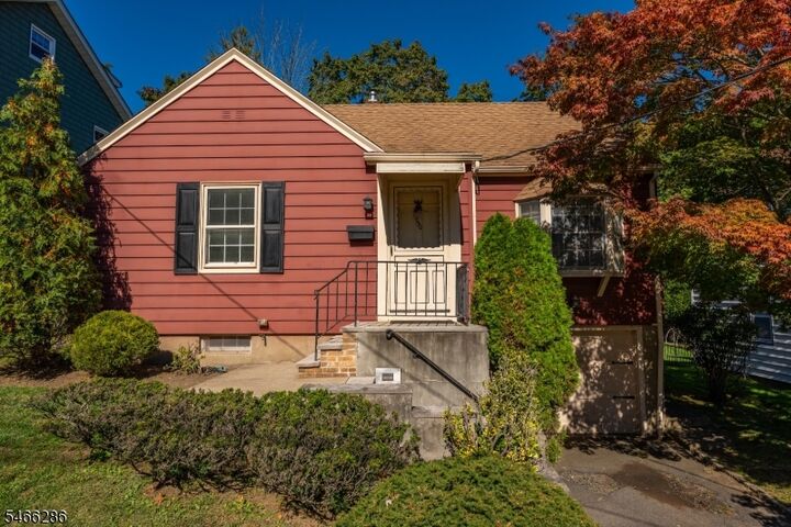 Property Photo:  150 Franklin St  NJ 07044 