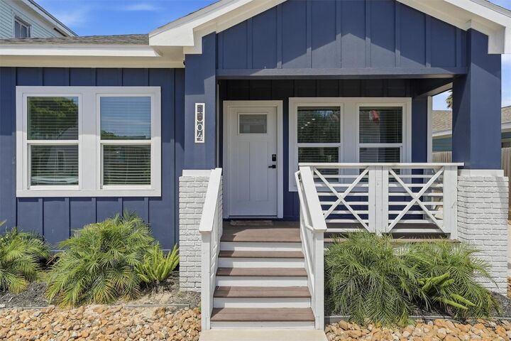 Property Photo:  1804 Ursuline Street  TX 77550 