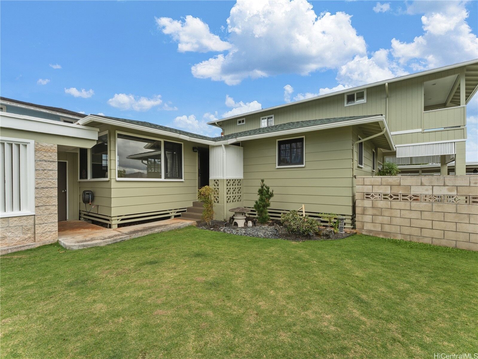 Property Photo:  1961 Kinikohu Street  HI 96786 