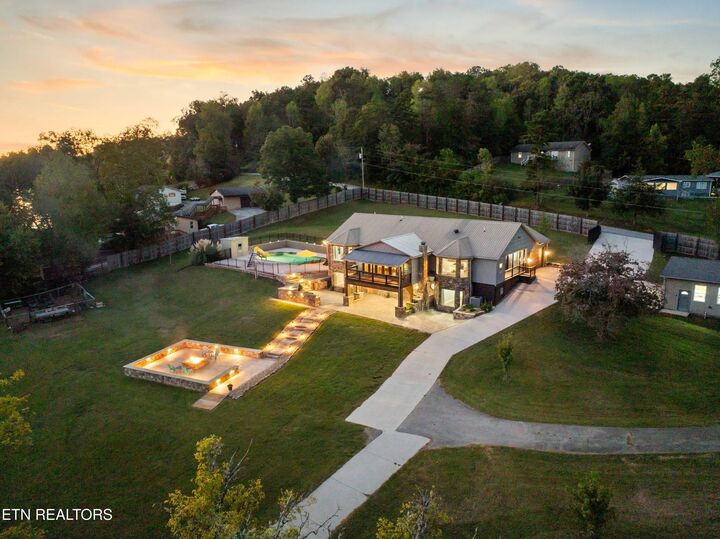 Property Photo:  274 Lakecrest Drive  TN 37748 