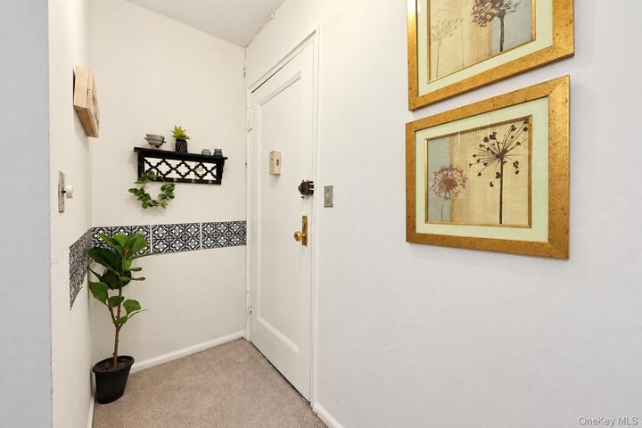 Property Photo: 517 Riverdale Avenue 2H NY 10705
