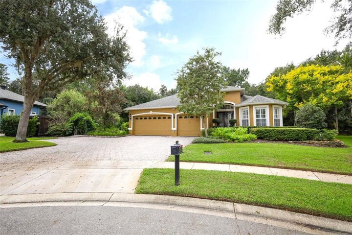 Property Photo: 475 Verandah Court FL 32708