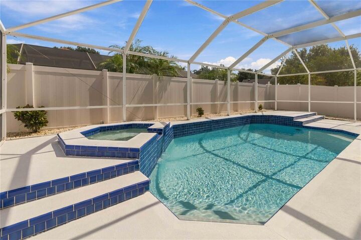 Property Photo:  1123 Lumsden Pointe Boulevard  FL 33594 