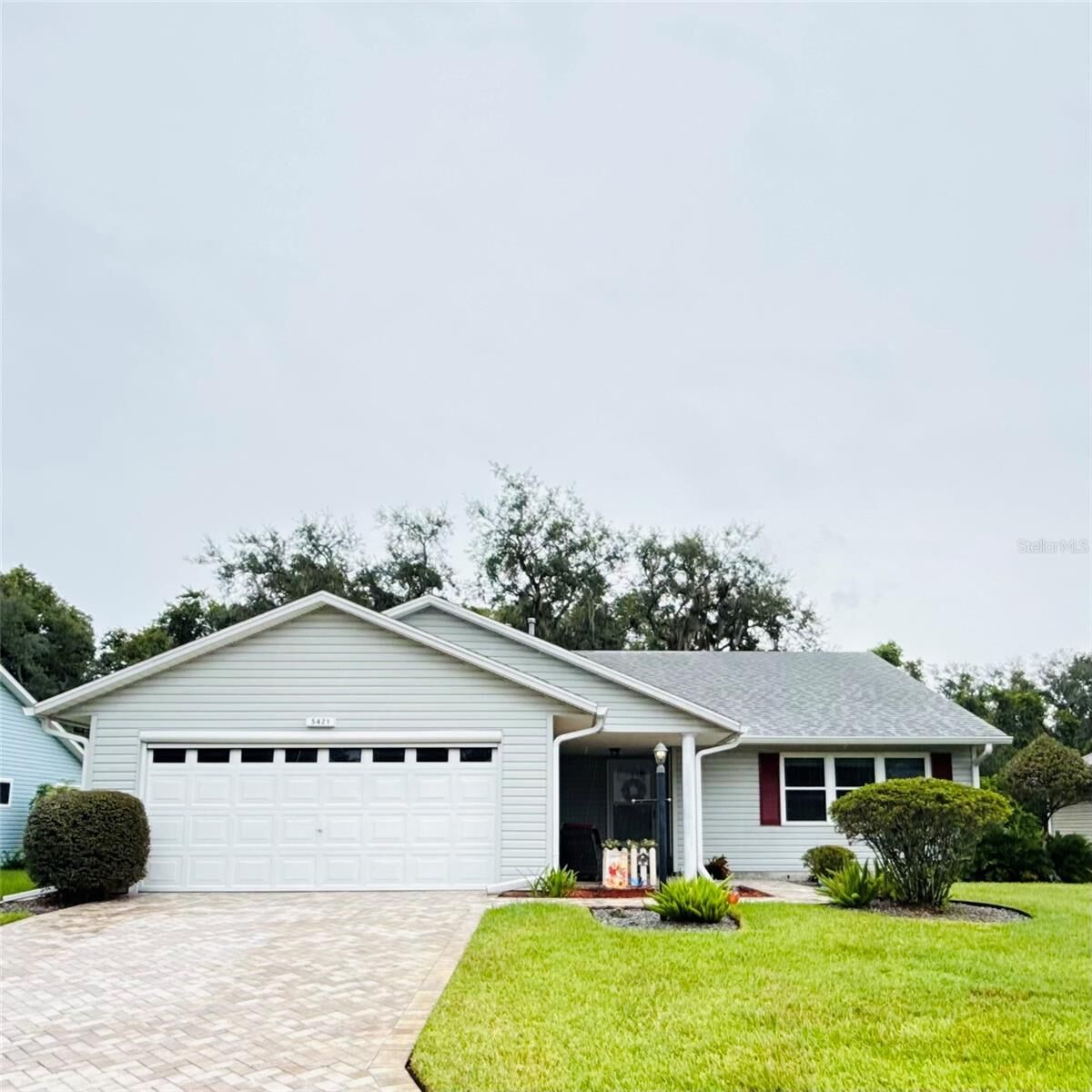 Property Photo:  