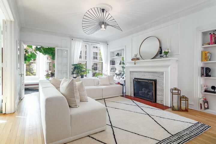 Property Photo:  450 W Surf Street 1  IL 60657 