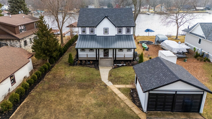 Property Photo: 2303 Fairview Avenue IL 60051