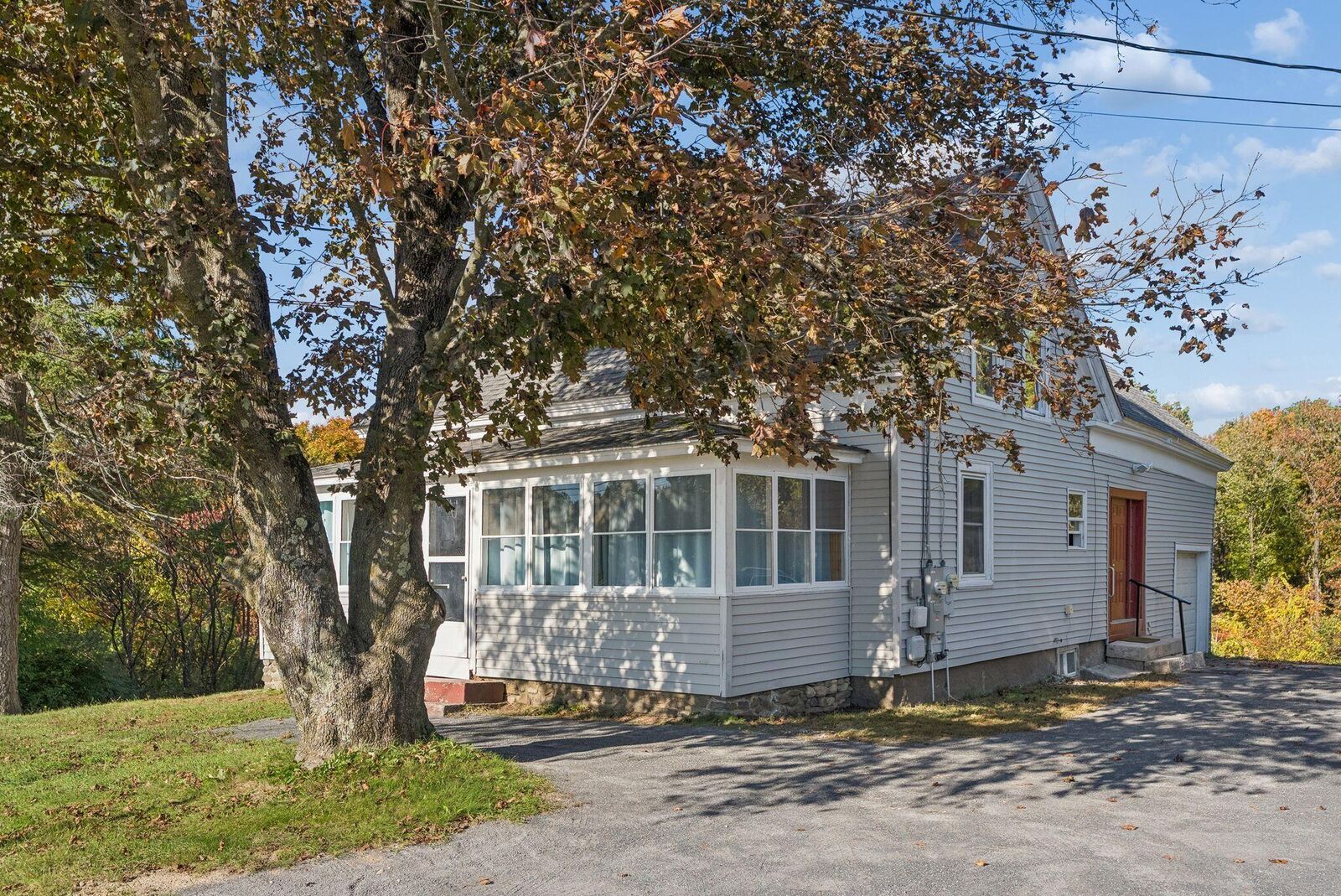 Property Photo:  1572 Main Street  ME 04073 