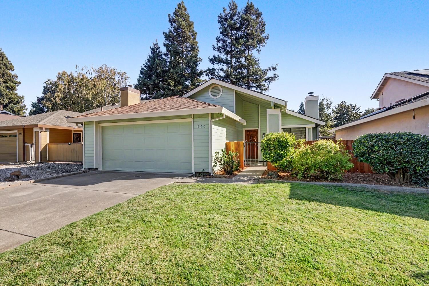 Property Photo:  466 De Mar Drive  CA 95831 