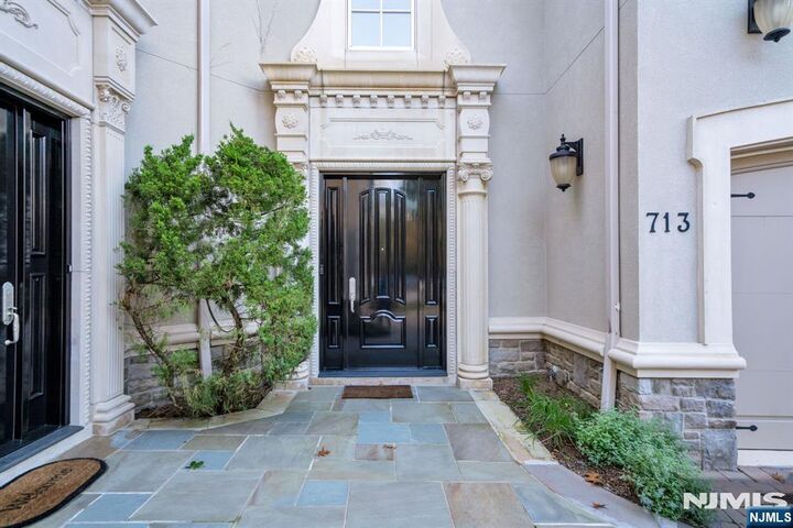 Property Photo:  713 Bellaire Drive  NJ 07627 