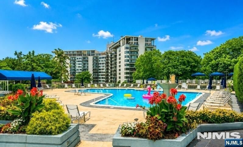 Property Photo:  1 Claridge Drive 114  NJ 07044 