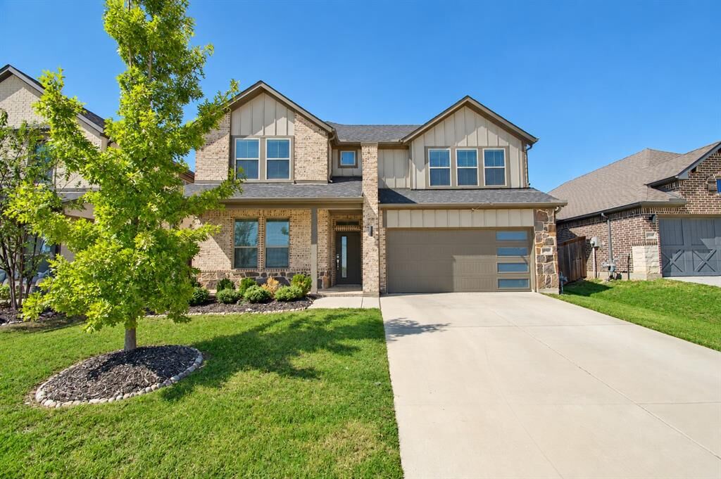 Property Photo: 10208 Hanks Creek Road TX 76126