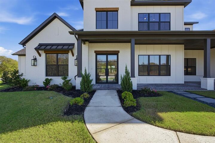 Property Photo:  940 Healey Drive  TX 75069 