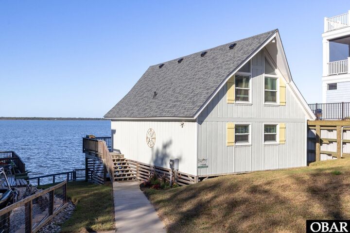 Property Photo:  106 Sir John White Court  NC 27048 