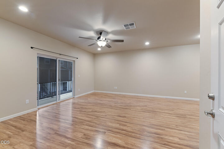 Property Photo: 411 Berrydale Avenue 19 OR 97501