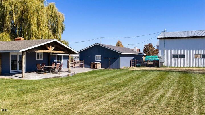 Property Photo: 11288 SW Highway 126 OR 97753