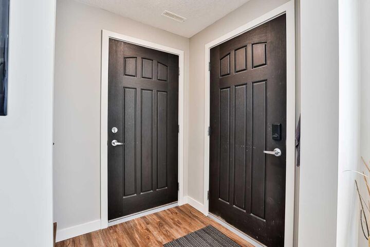 Property Photo:  619 Chinook Crescent  AB T0K 1W0 