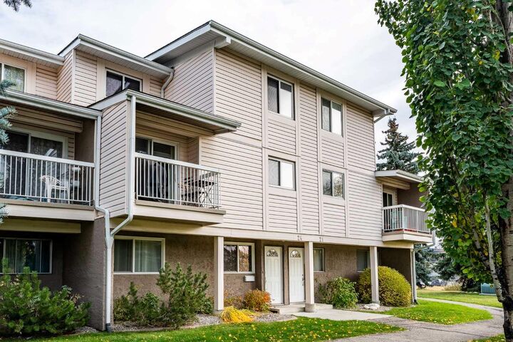 Property Photo: 3015 51 Street SW 24 AB T3E 6N5