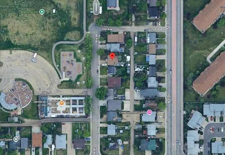 Property Photo:  10117 92A Street  AB T8V 1X8 