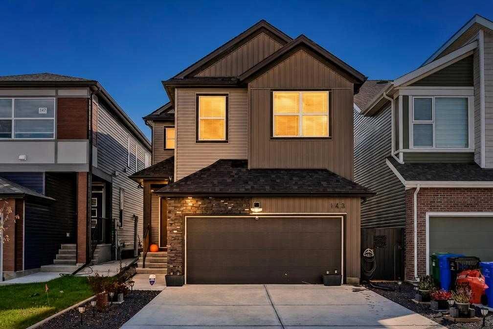 Property Photo:  143 Wolf Hollow Manor SE  AB T2X 5J8 