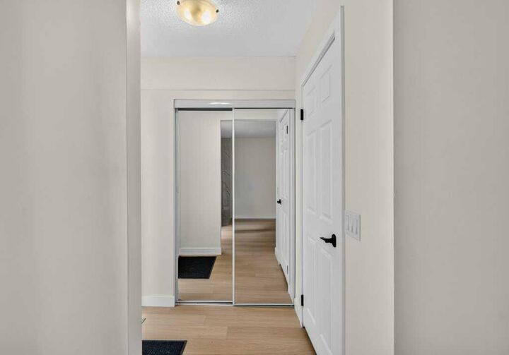 Property Photo:  5404 10 Avenue SE 106  AB T2A 5G4 