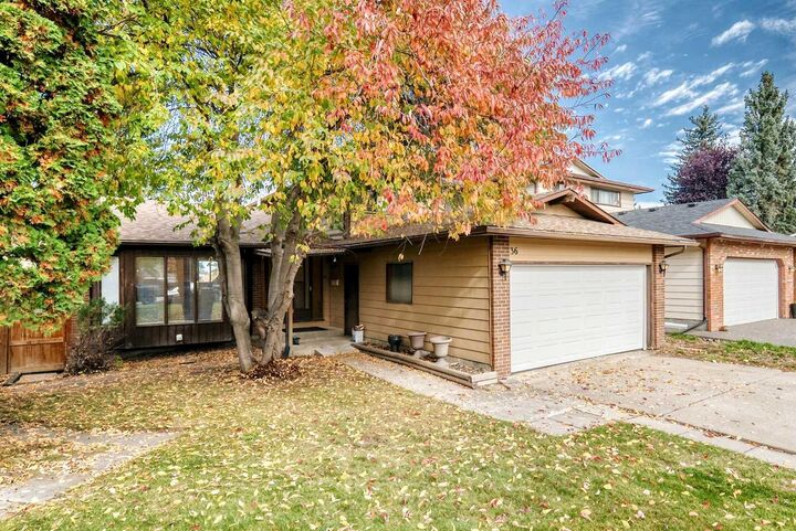 Property Photo: 36 Berkshire Mews NW AB T3K 1Z6