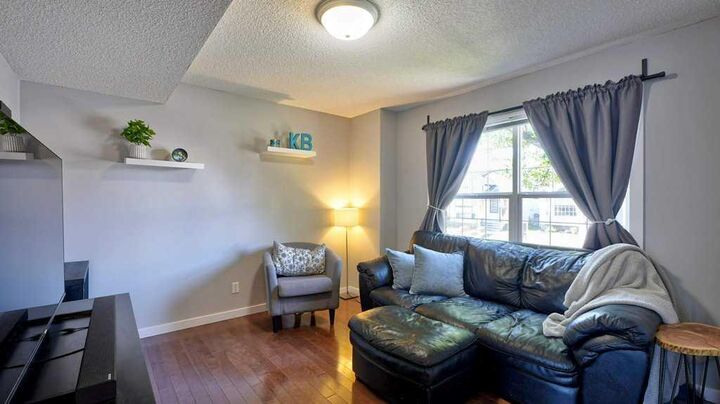 Property Photo:  5 Mt Aberdeen Circle SE  AB T2Z 3G9 