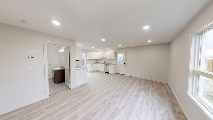 Property Photo:  10506 98A Street B  AB T8X 5G1 