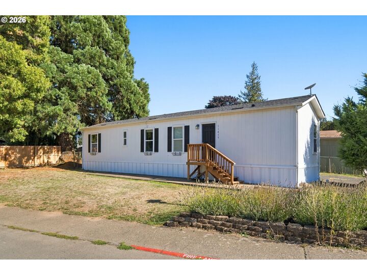 Property Photo: 11615 Bunting Ln NE OR 97002