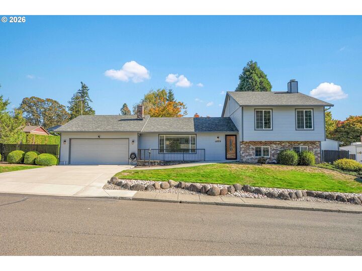 Property Photo: 12072 SE 105th Dr OR 97086