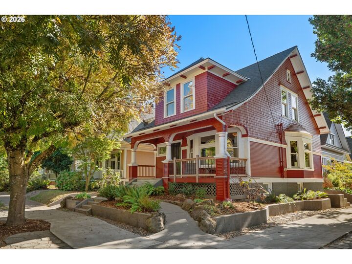 Property Photo: 102 NE Monroe St OR 97212