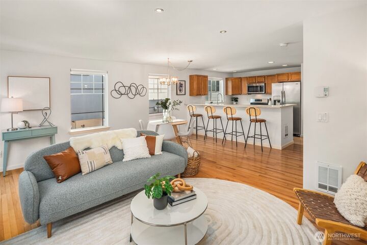 Property Photo:  8521  Interlake Avenue N B  WA 98103 
