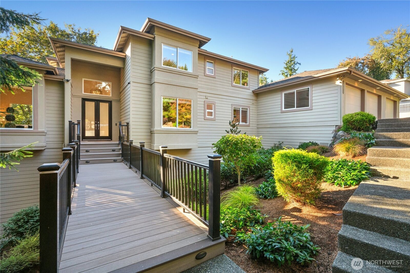 Property Photo:  5753  152nd Avenue SE  WA 98006 